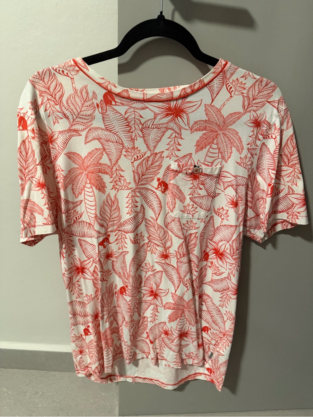 Ted Baker Men's White Tee with Tropical Print Size 4